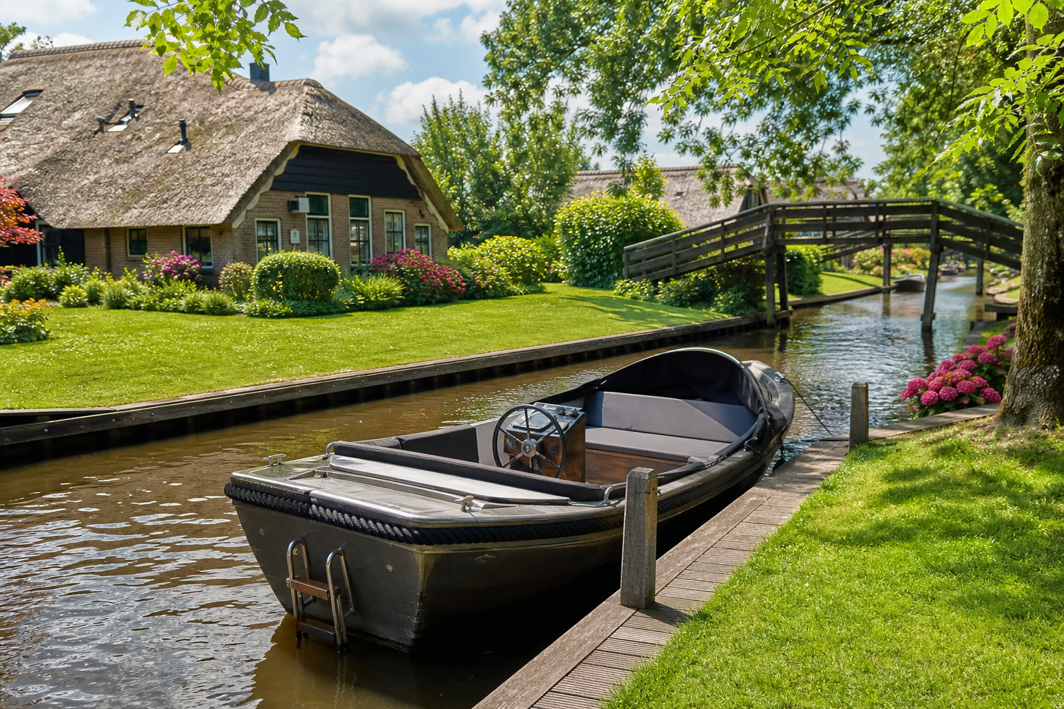 Redactioneel beeld bij Bootje huren Giethoorn voor een onvergetelijke ervaring
